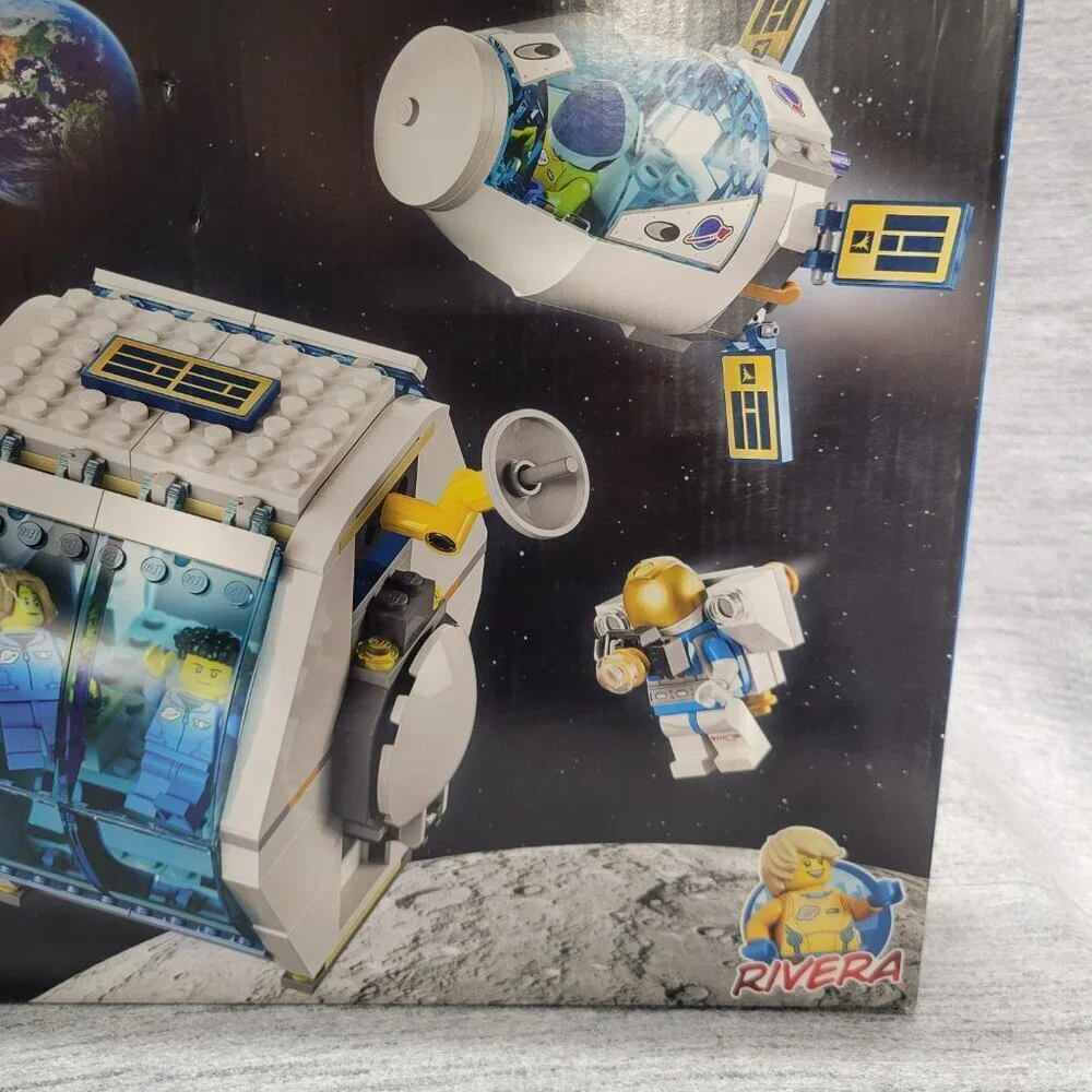 LEGO City Lunar Space Station 60349